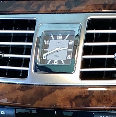 Upgrade Mercedes Clock: Get a fine timepiece for your Mercedes.